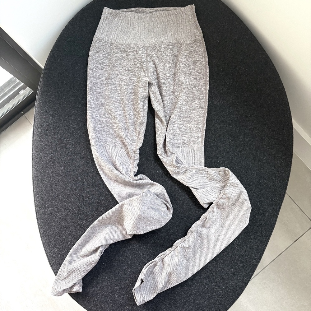 🧘‍♀️ Alo Yoga Gathered High-Waist Leggings – RARE - Melange Beige-Grey